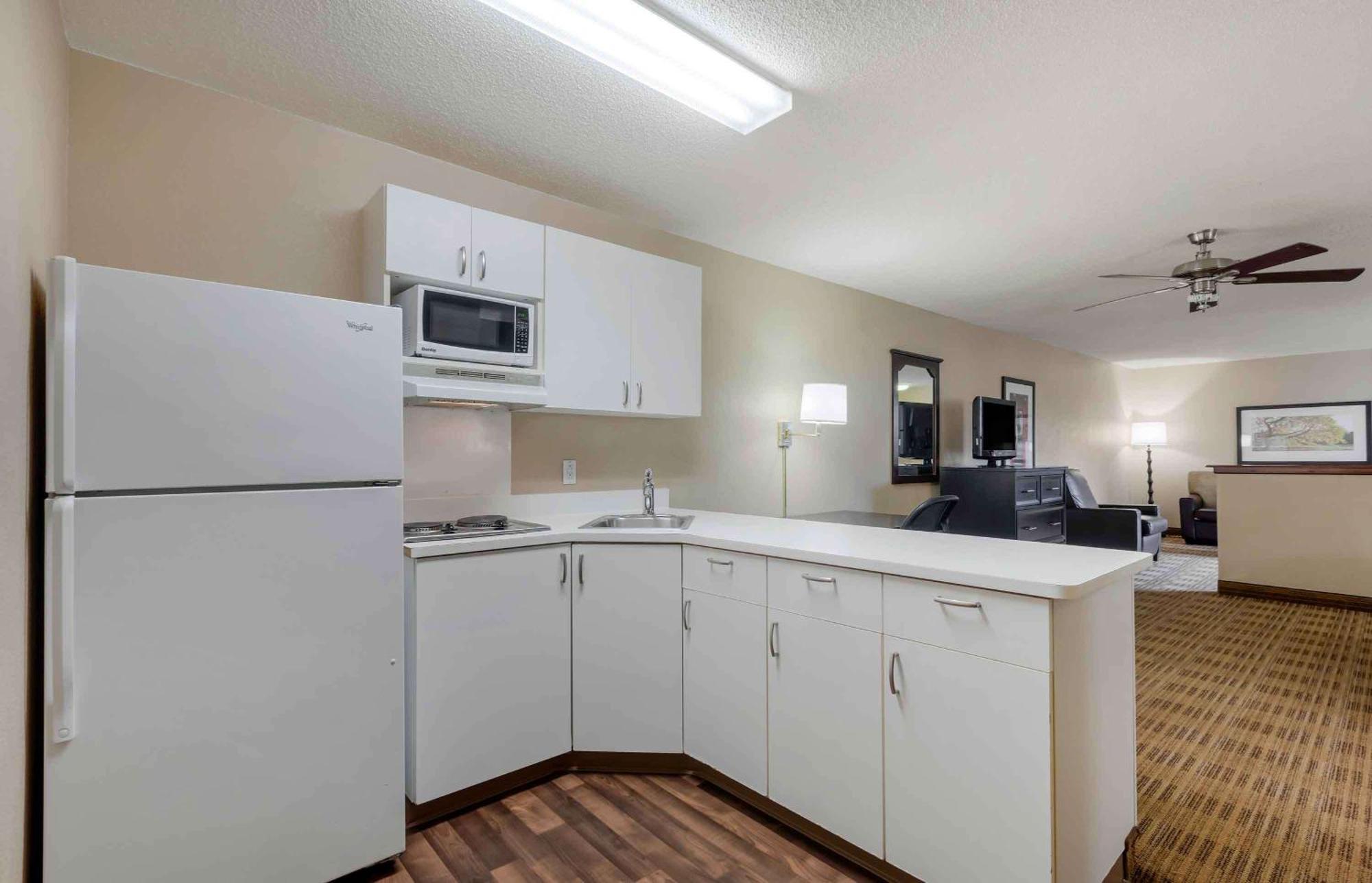 Extended Stay America Select Suites - Atlanta - Clairmont Exterior photo